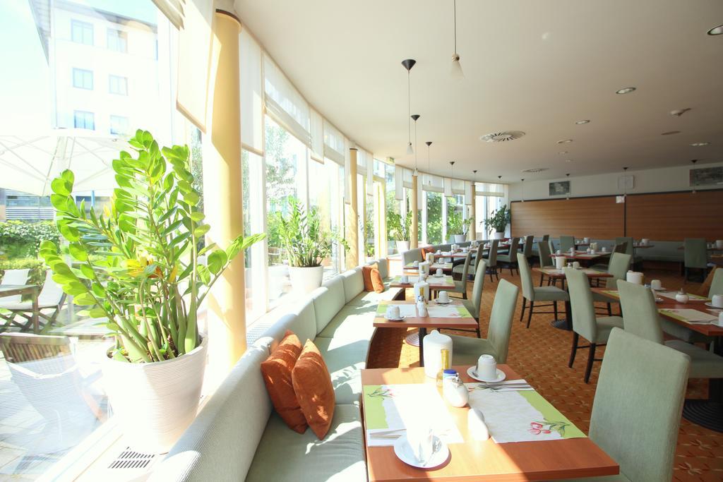 Hansa Apart-Hotel Řezno Exteriér fotografie